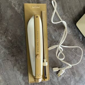 Philips Gold and White Hair Straightener with Case